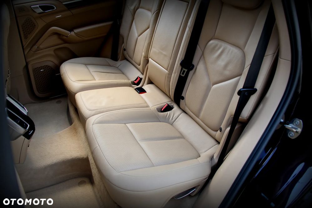 Porsche Cayenne - 15