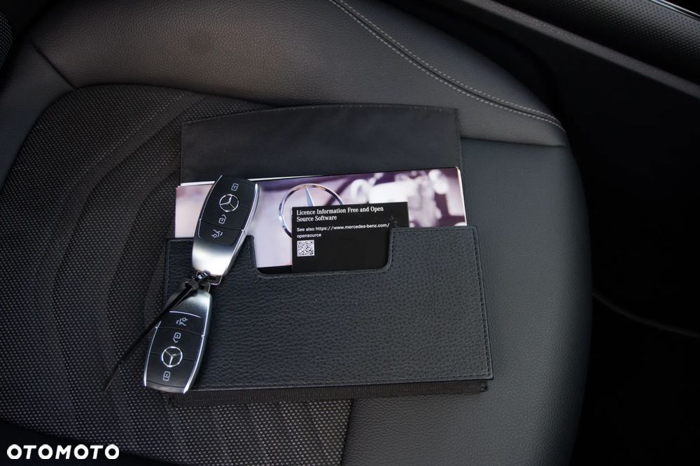 Mercedes-Benz GLB 200 7G-DCT Style - 29