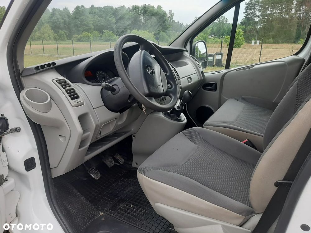 Opel Vivaro - 10