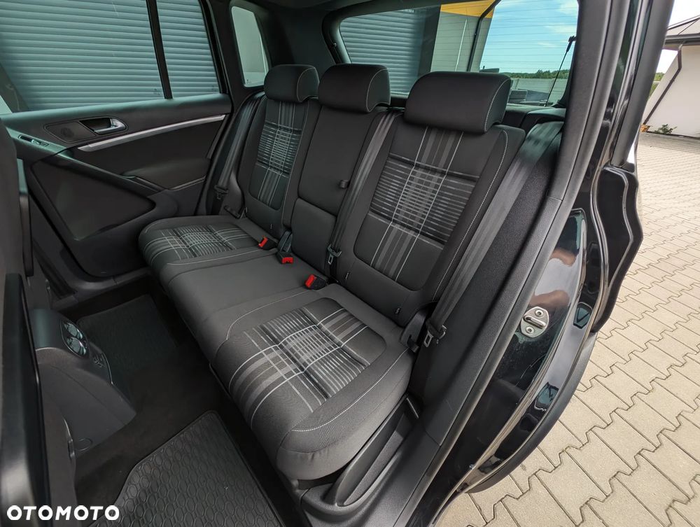 Volkswagen Tiguan 2.0 TDI SCR 4MOTION BlueMotion Technology DSG Lounge Sport & Style - 38