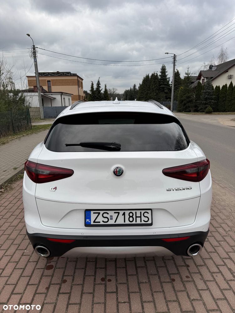 Alfa Romeo Stelvio 2.2 JTDM Executive Q4 - 9