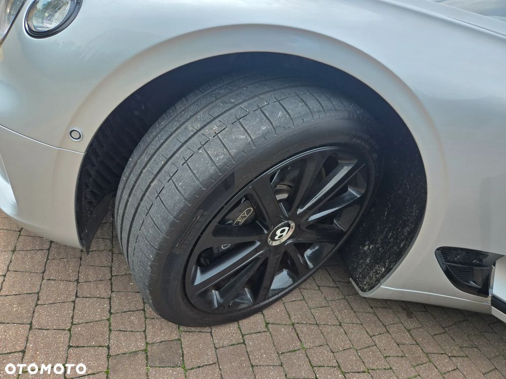 Bentley Continental GT - 12