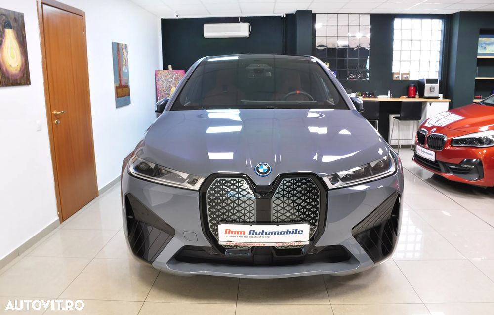 BMW iX xDrive60 - 4
