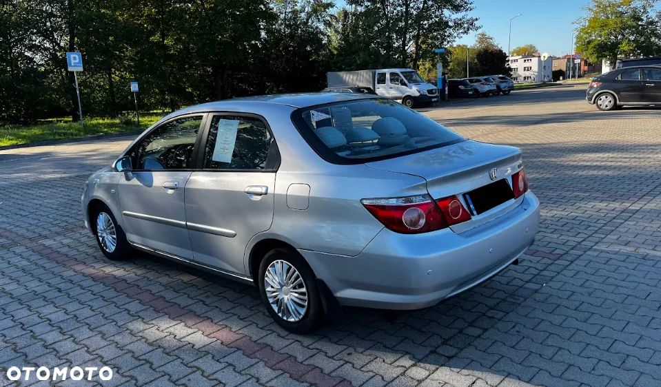 Honda City 2006 photo 3