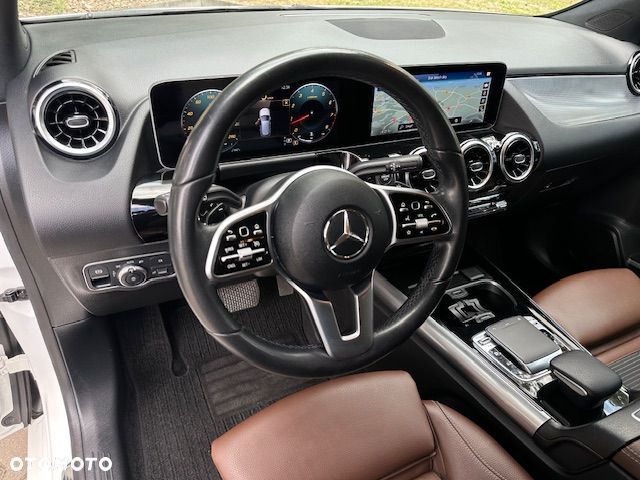 Mercedes-Benz Klasa B 250 7G-DCT Edition 2020 - 34
