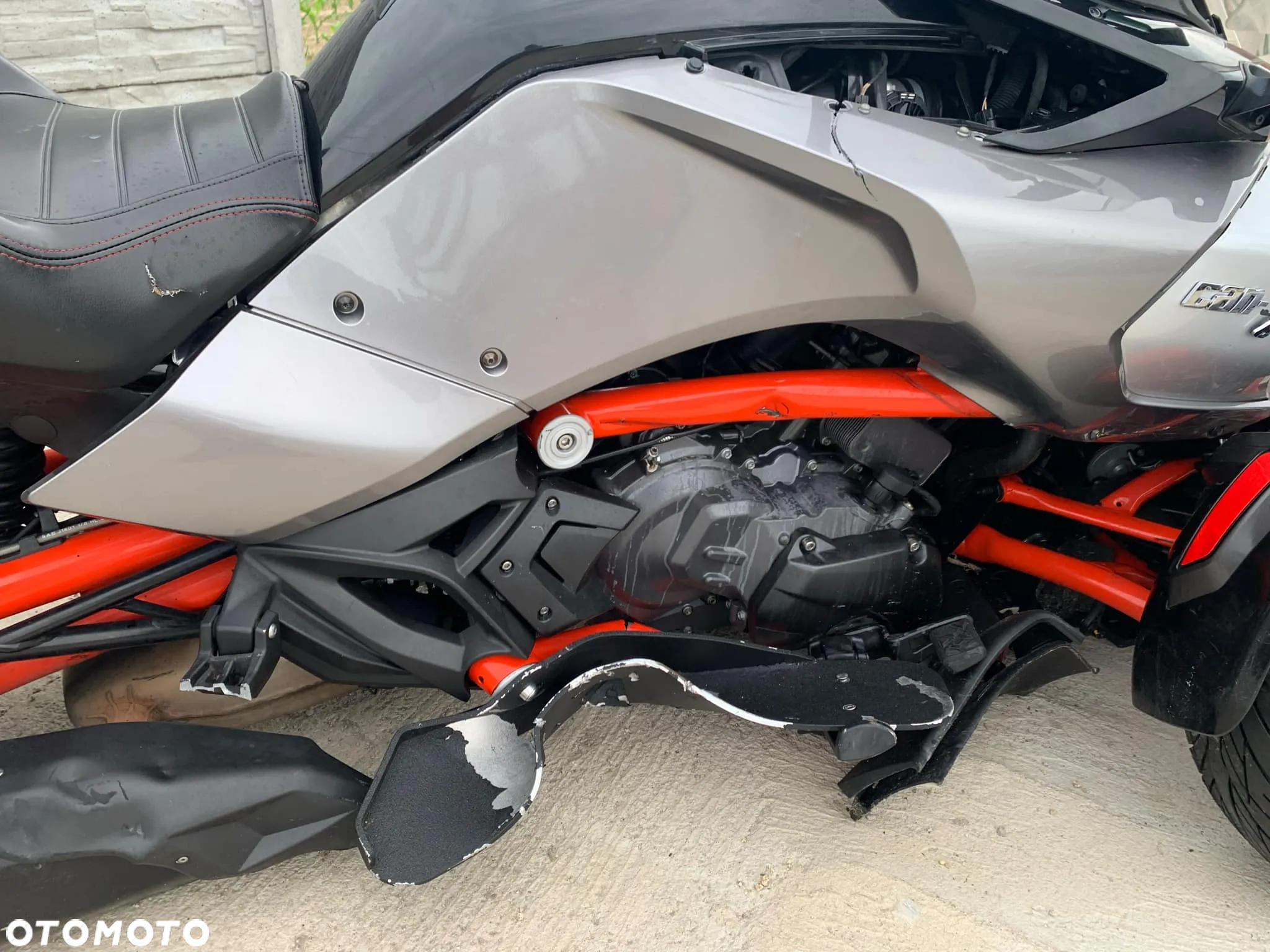 Can-Am Spyder - 25