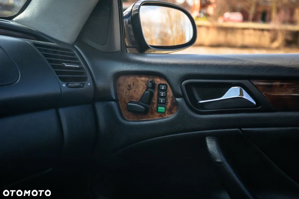 Mercedes-Benz CLK - 30