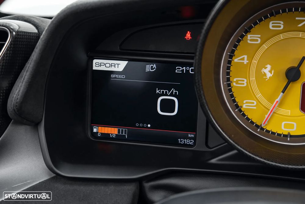 Ferrari F8 Tributo 3.9 Twin-Turbo V8 - 16