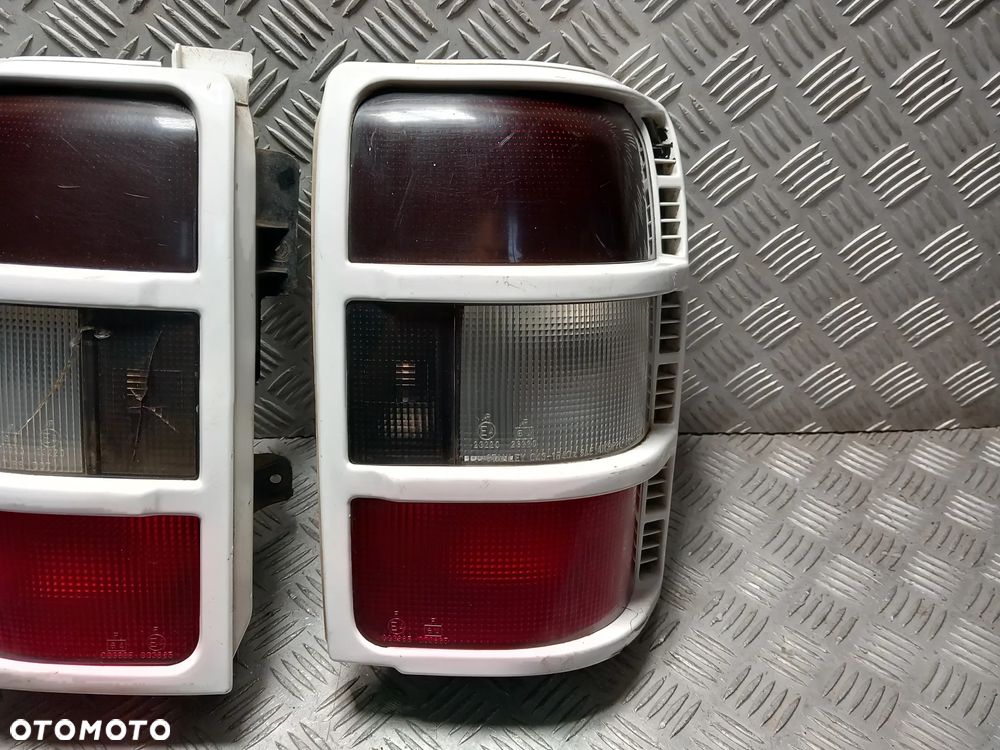 MITSUBISHI PAJERO LAMPY TYLNE KOMPLET - 1