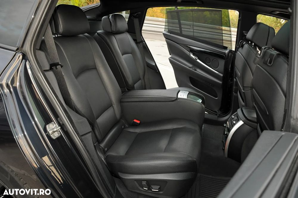 BMW Seria 5 530d xDrive Touring - 9