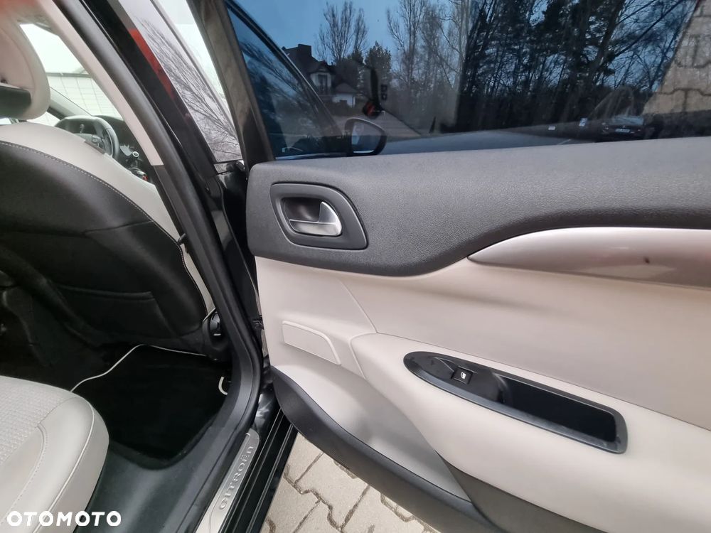 Citroën C4 1.6 VTi Exclusive - 27