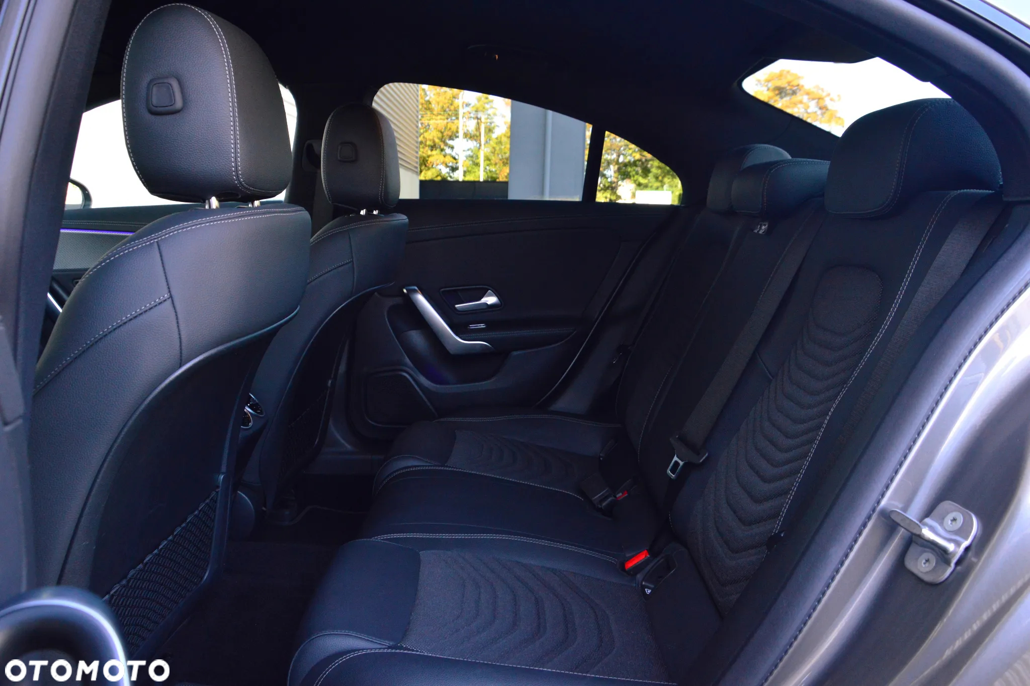 Mercedes-Benz CLA 250 4-Matic Progressive 7G-DCT - 14