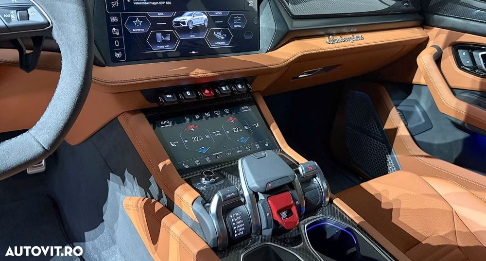 Lamborghini URUS - 11