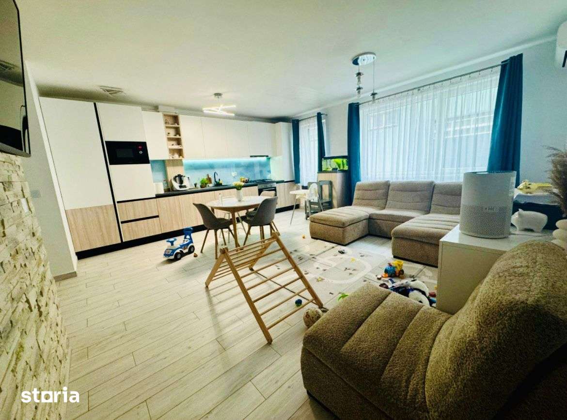 Apartament cu 3 camere,parcare,zona Vivo — fotografia 1