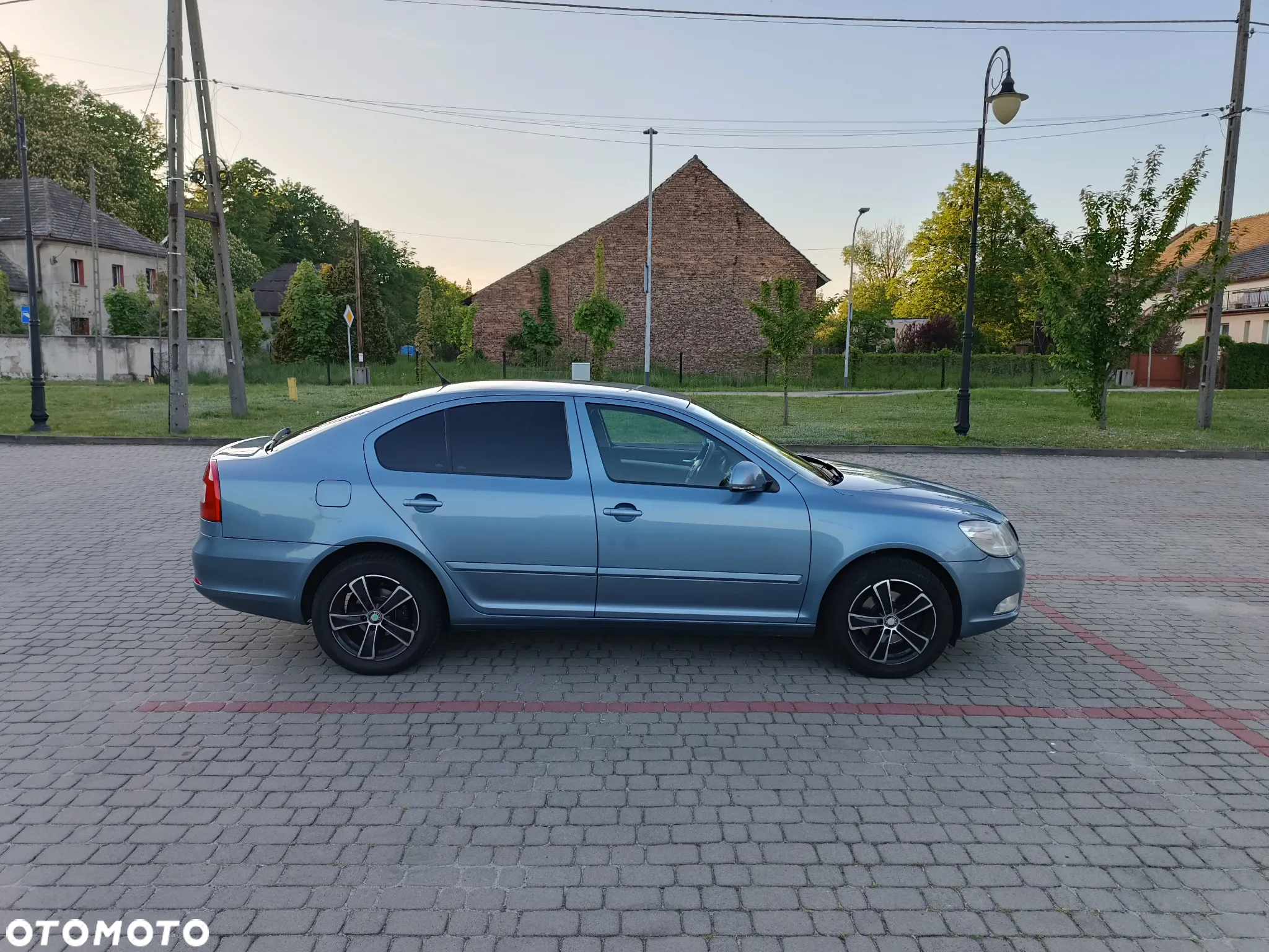 Skoda Octavia 1.6 Ambition - 8
