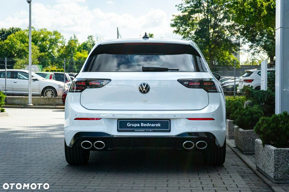 Volkswagen Golf - 8