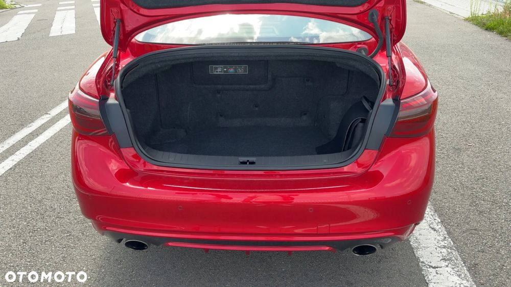 Infiniti Q50 Q50S Hybrid AWD Sport Tech - 37