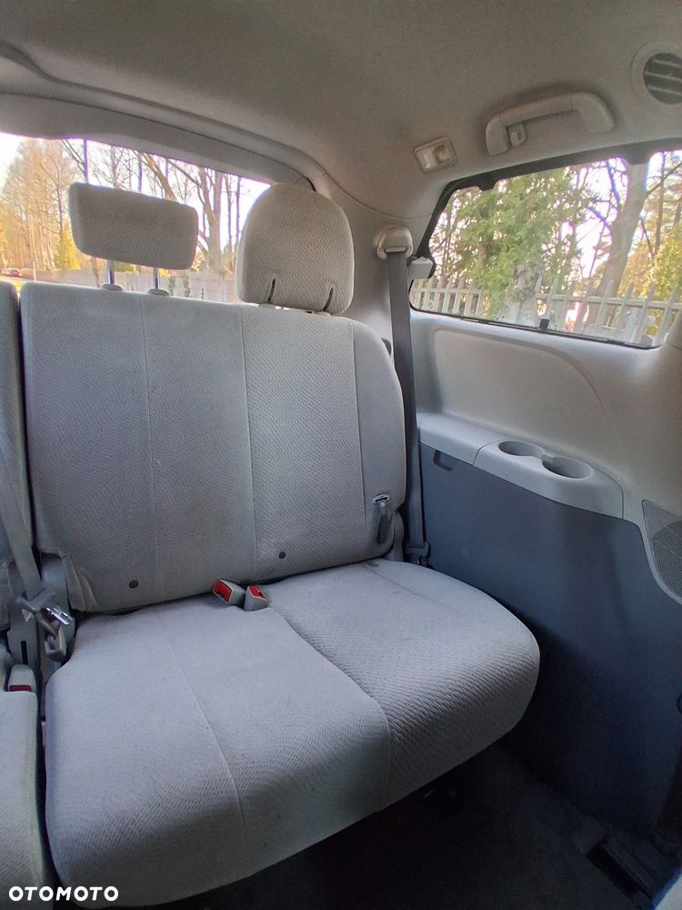 Toyota Sienna 3.5 V6 - 18