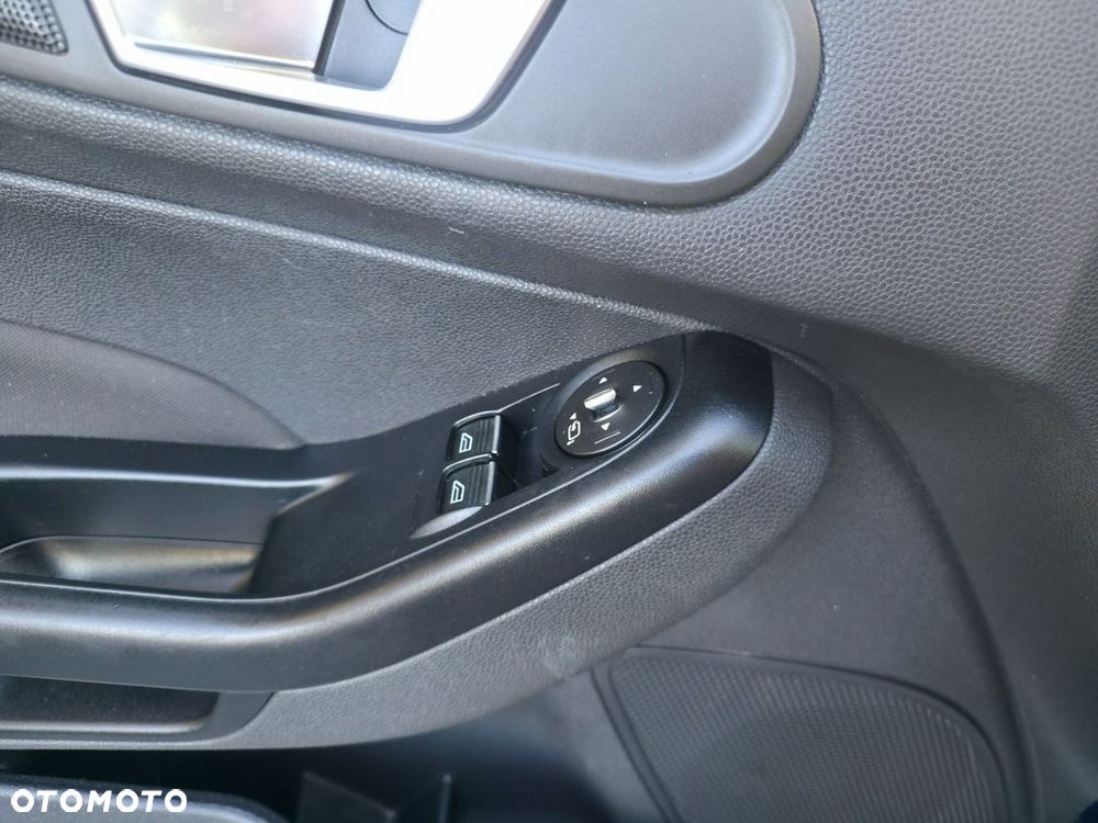 Ford Fiesta - 27
