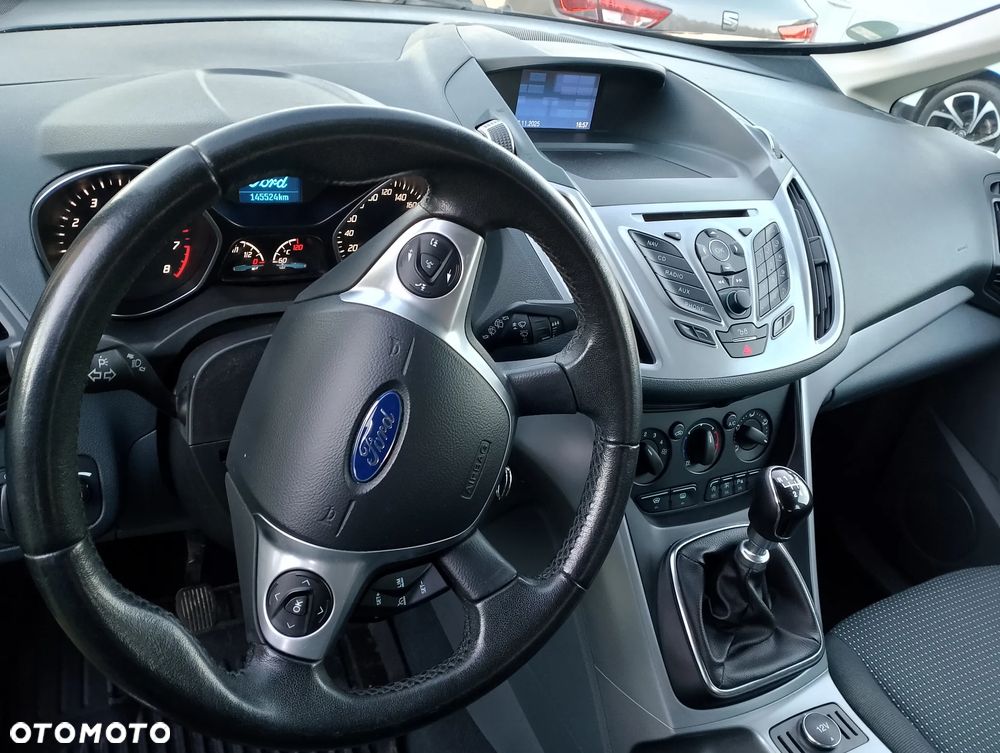 Ford Grand C-MAX - 25