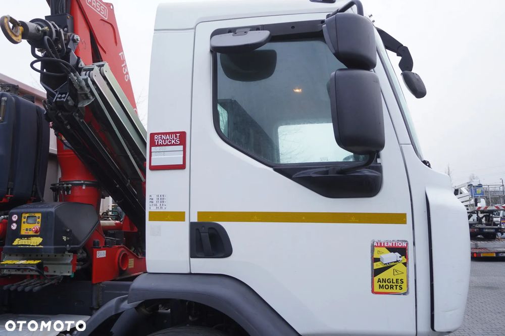 Renault C280 DTI 8 / HDS Fassi 5,6 t / Zasięg 8 m / Platforma 15 EPAL - 17