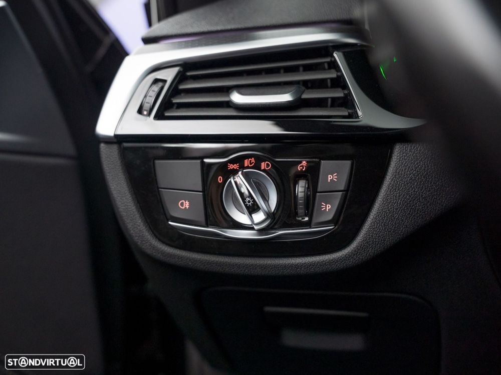 BMW 520 e Pack M - 23