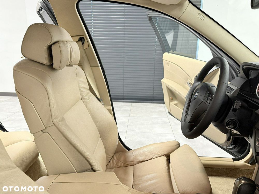 BMW Seria 5 525i Touring - 21