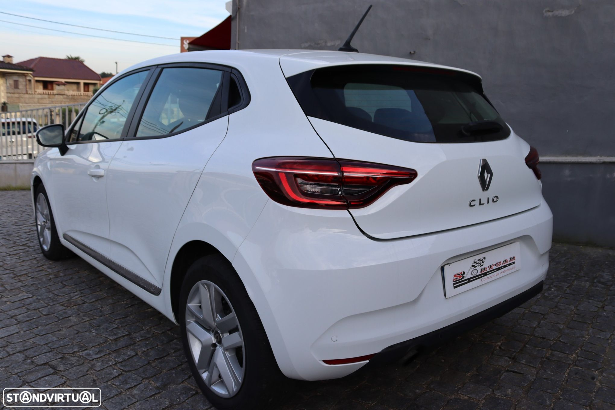 Renault Clio 1.0 TCe Limited - 17
