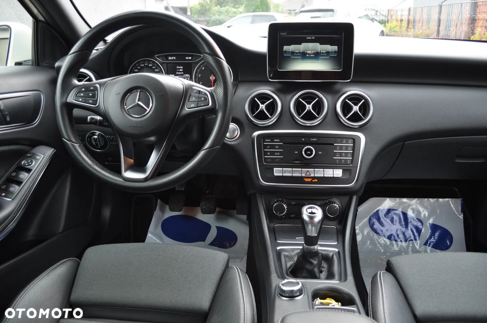 Mercedes-Benz Klasa A 180 AMG Line - 17