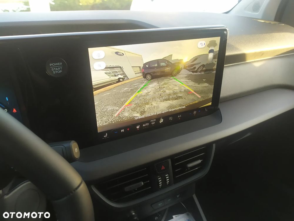 Ford TRANSIT COURIER VAN - 17