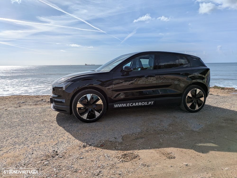 Volvo EX30 Single Motor Extended Range RWD Ultra - 7