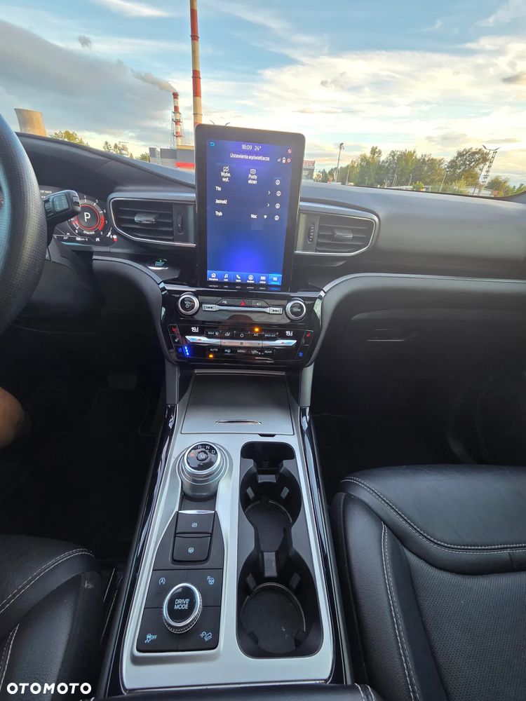Ford Explorer - 15