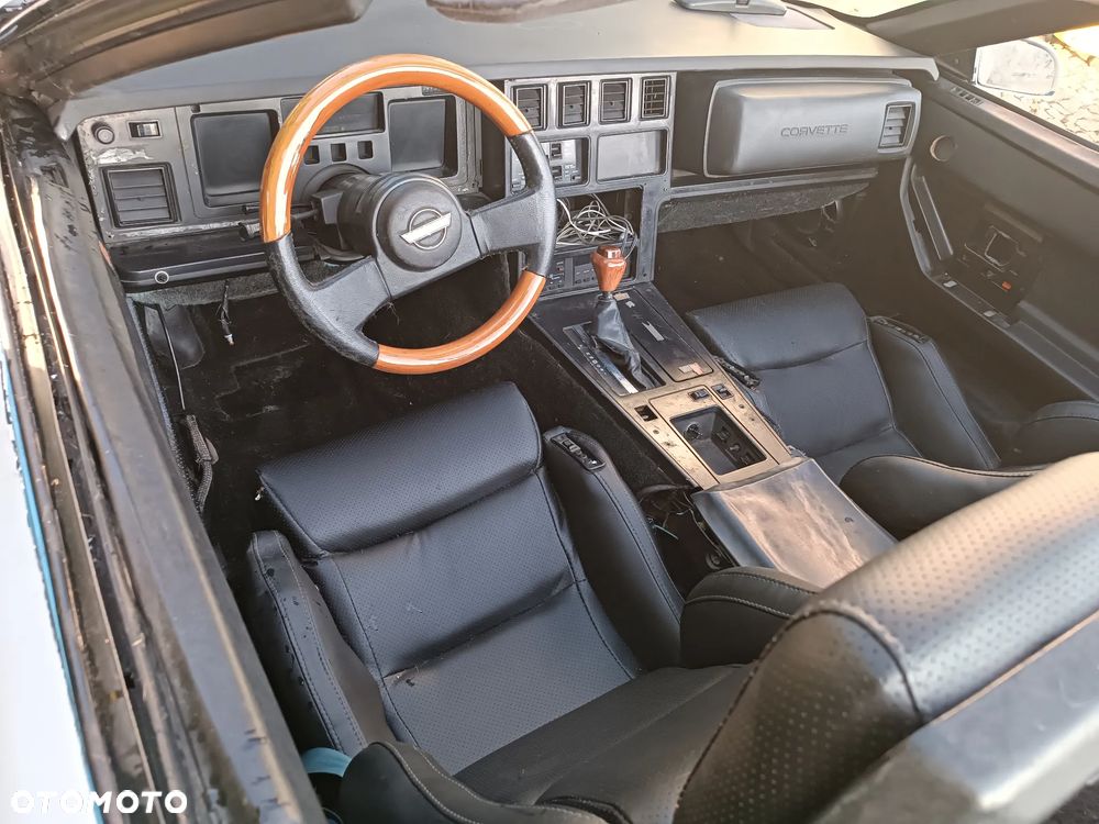 Chevrolet Corvette - 16