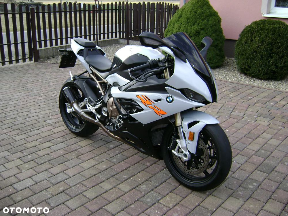 BMW S