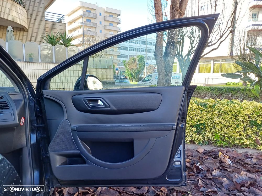 Citroën C4 1.6 HDi Exclusive - 27