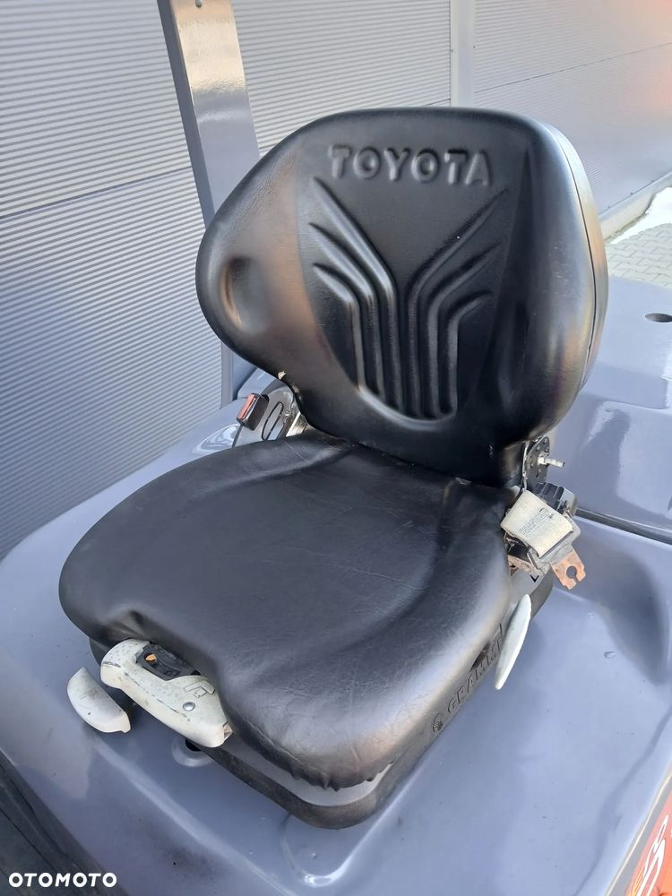 Toyota 02-8FDF30 - 8