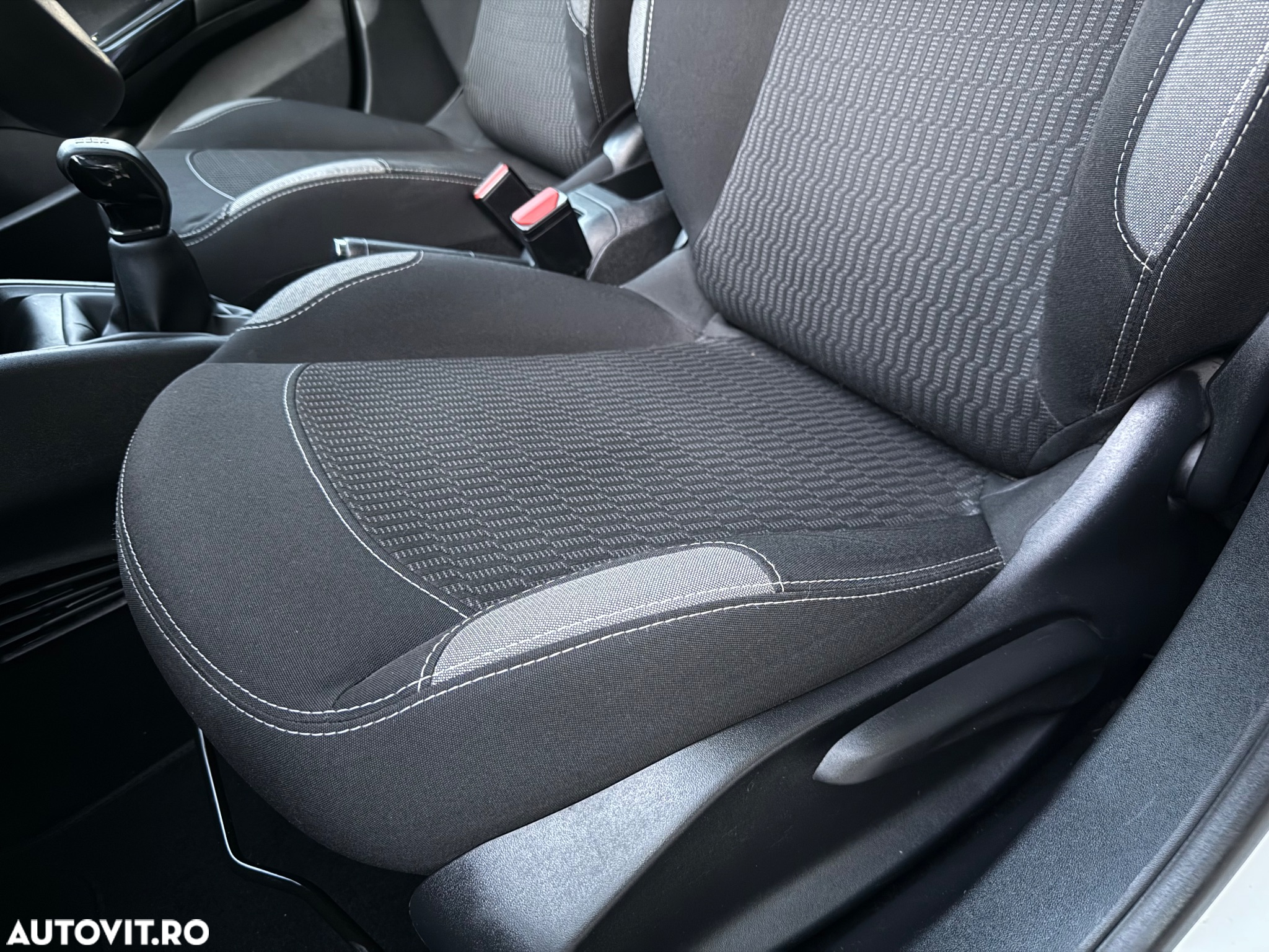 Peugeot 208 Blue-HDi 100 Stop&Start Allure - 12