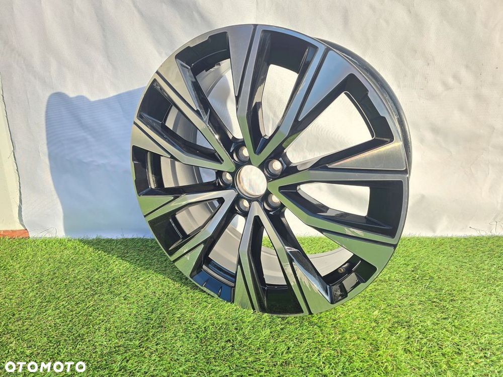 FELGA VOLVO XC40 XC60 V90 CROSS 7,5x19 ET50,5 5x108 32358566 - 2