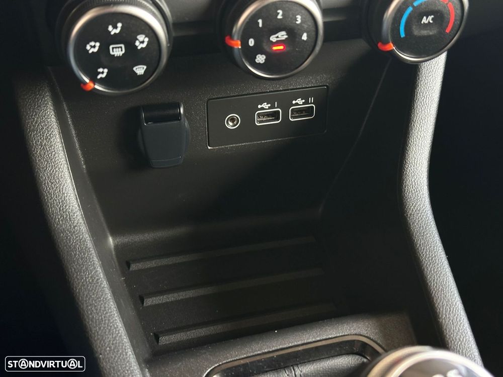 Renault Clio 1.0 TCe Evolution - 23
