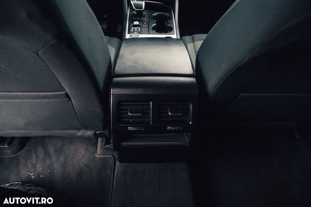 Volkswagen Touareg - 18