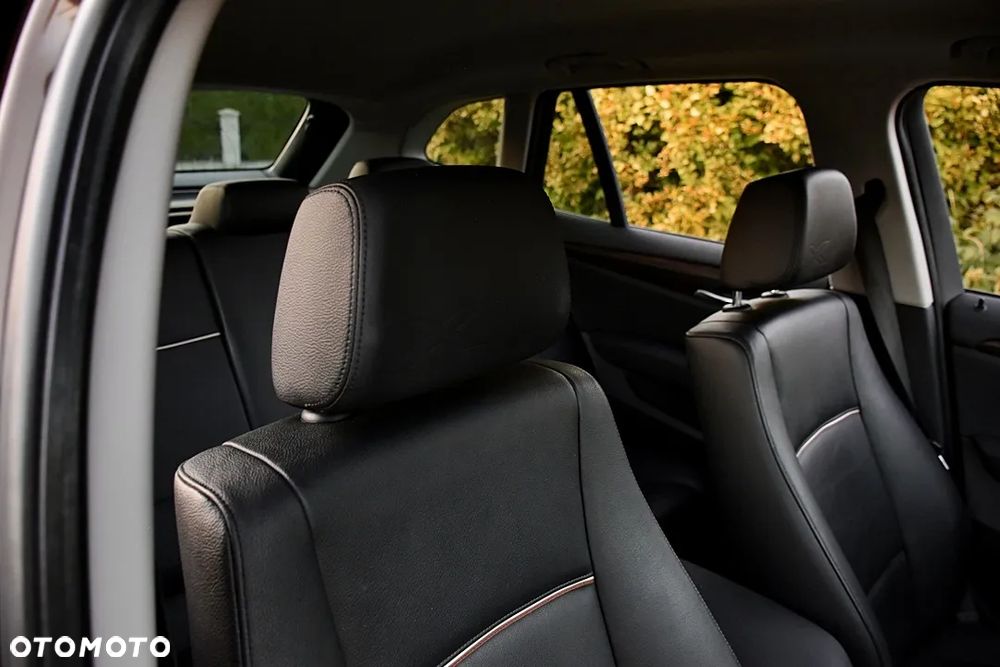 BMW X1 xDrive18d xLine - 33