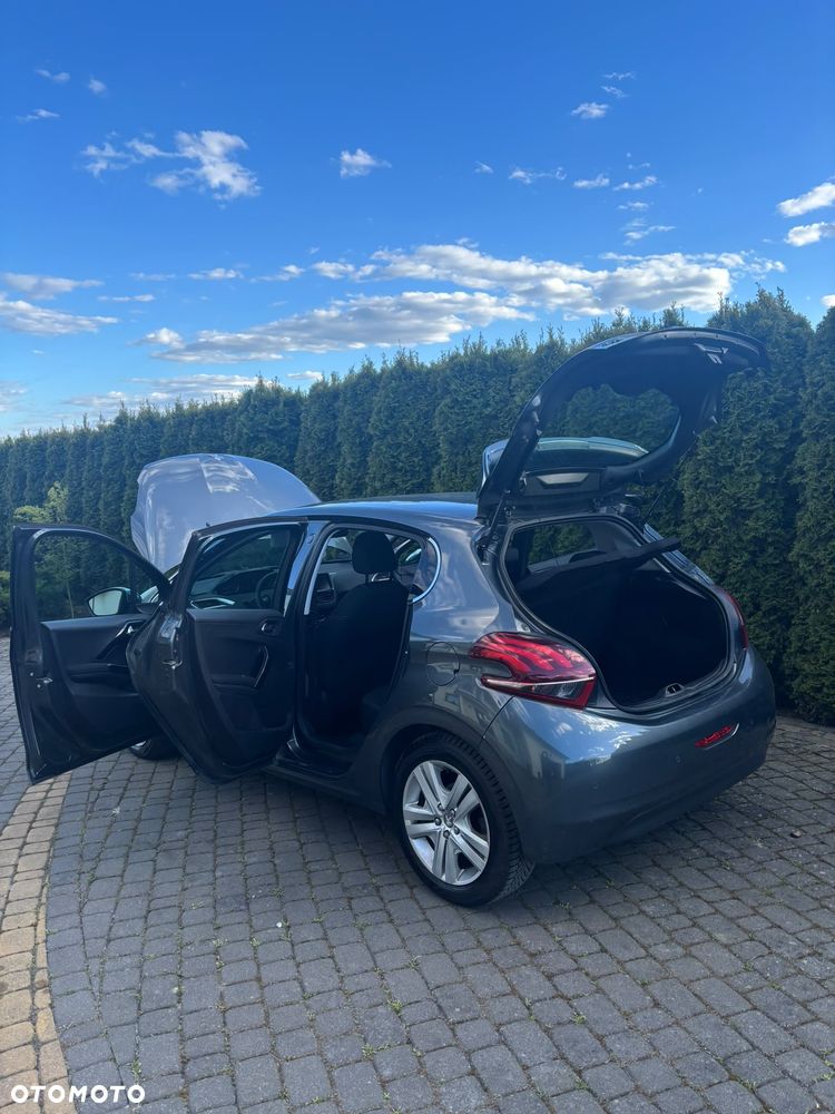 Peugeot 208 - 3