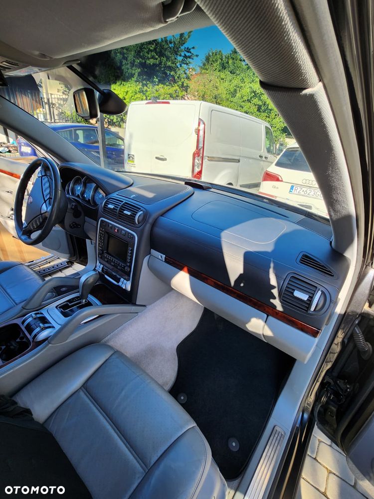 Porsche Cayenne - 11