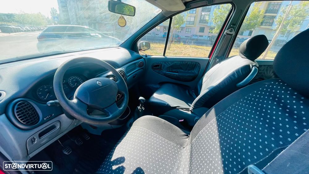 Renault Scénic 1.4 16V RTE AC - 11