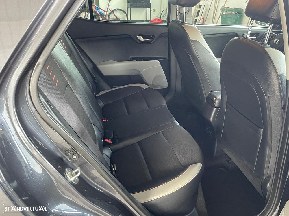 Kia Stonic 1.0 T-GDI 120 Vision - 24