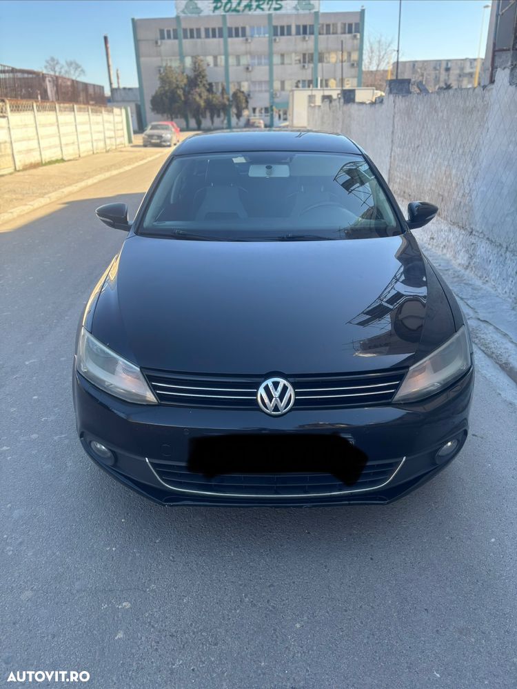 Volkswagen Jetta 2.0 TDI DSG Comfortline - 1