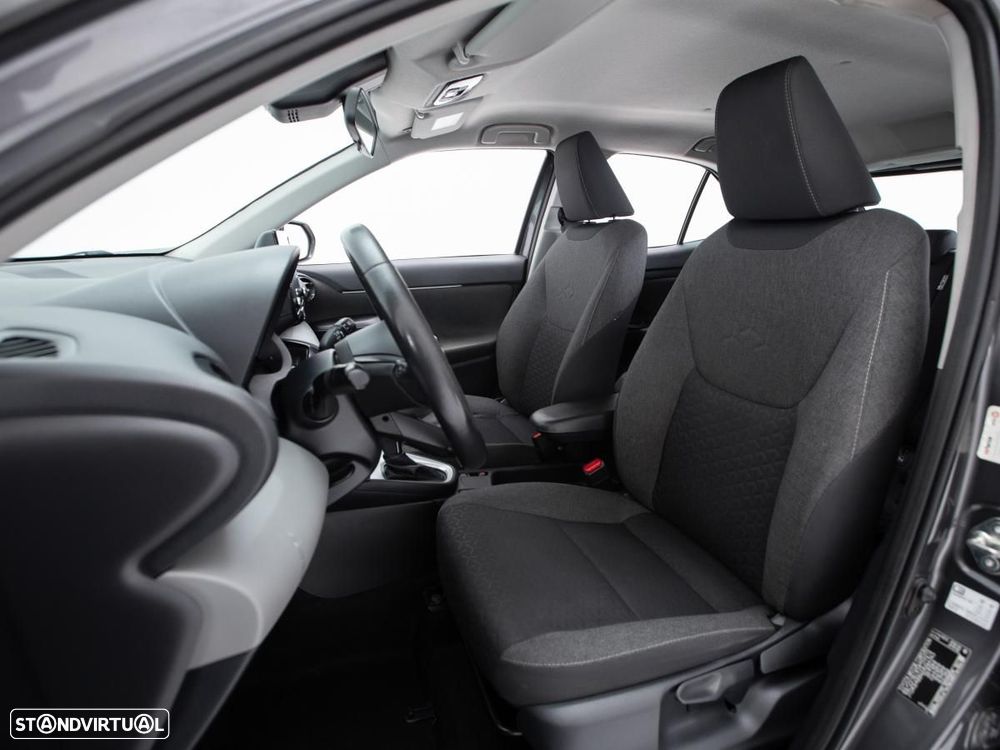 Toyota Yaris Cross 1.5 HDF Comfort Plus - 8