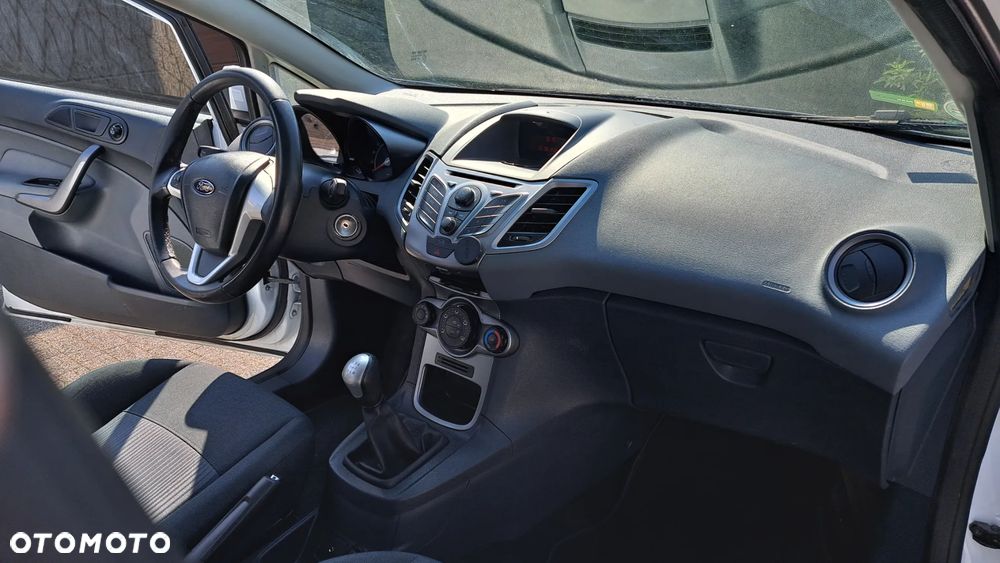 Ford Fiesta - 15