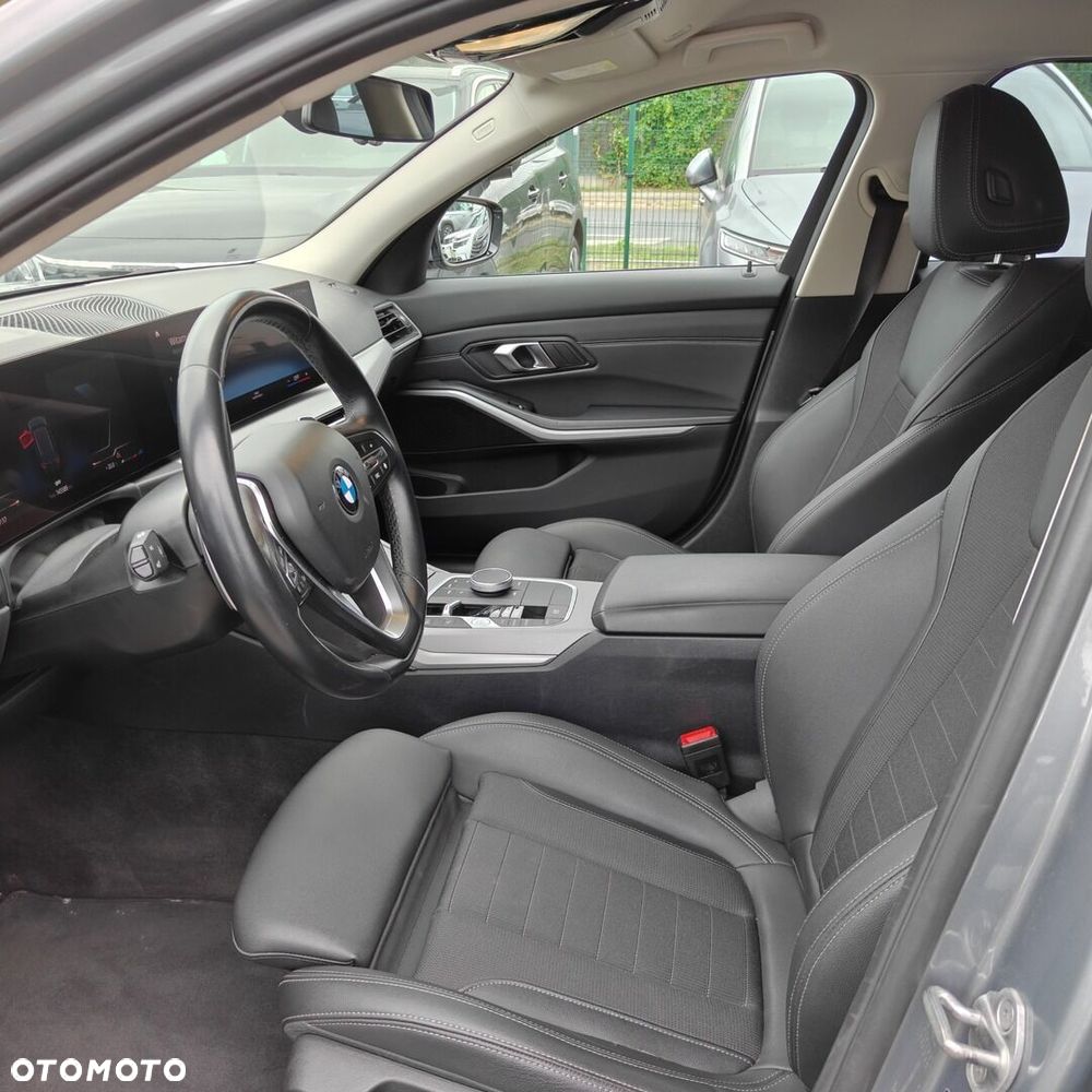 BMW Seria 3 320d xDrive mHEV - 8