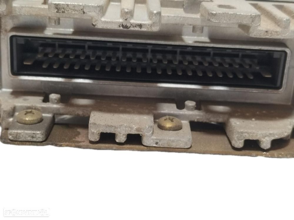 CENTRALINA MOTOR UCE VOLKSWAGEN GOLF III 1991 -037906024B - 2